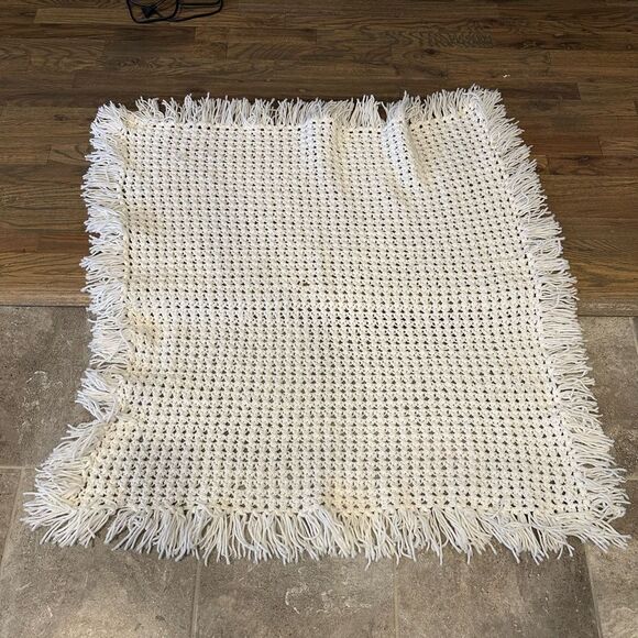 Handmade Afghan white baby Blanket - Picture 5 of 6